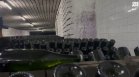 Винарна на километър под земята прилича на подземен град с булеварди и кръстовища с бутилки