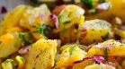 Рецепта за картофена салата с малко позната подправка от Старозагорско