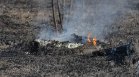 Горят 15 декара отпадъци и сухи треви край Дупница