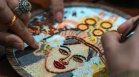 Рисуване с ориз в Камбоджа: Древна традиция оживява в уникални картини (СНИМКИ)