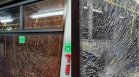 Непълнолетни са сред задържаните за стрелбата по автобус в Перник
