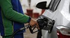 Цените на дизела и бензина се изравниха - ще плащаме ли повече за гориво през лятото?