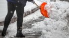 Спор за лопата за сняг завърши с юмрук в лицето, комоцио и арест