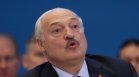 Пратеник на Тръмп измъкна с водка и шеги 500 политзатворници от Лукашенко