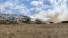 Огромен пожар с пламъци до 10 метра пламна край Кърджали