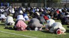 Мюсюлманите честват Рамазан Байрам, по-малките искат прошка от по-възрастните