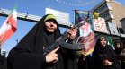 "Искаме мир": Оръжия по улиците, стрелба на живо в ефир - в Иран мечтаят за край на войната