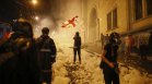 Със сълзотворен газ, водни оръдия и шокови гранати разпръснаха протест в Грузия