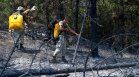Пожарът в РСМ вилнее в 12 села и взе жертва