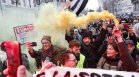 Насилие и безредици: Протестите във Франция продължават, затвориха Айфеловата кула 