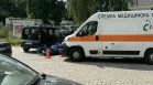 Катастрофа с мотор и кола в София, човек е откаран в болница