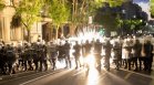 Сблъсъци с полицията след мащабен антиправителствен протест в Белград