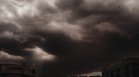 Буря остави квартали в София на тъмно, градушка удари Видин