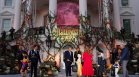 Хелоуин в Белия дом: Тръмп и Мелания зарадваха малчуганите (СНИМКИ)