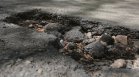 Ремонт няма: Улици във Владая с дупки от години, обявени за "кални точки"
