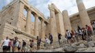 Руска двойка плати 5000 евро за частна обиколка на Акропола