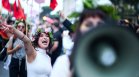 Албанци на протест срещу туристически проект на зетя на Тръмп (СНИМКИ)