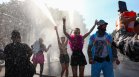 Хиляди техно фенове превзеха Берлин за парада "Rave the planet" при засилена охрана