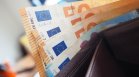 Правителството не планира замразяване на минималната работна заплата