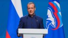 Медведев: Западът води хибридна война срещу Русия