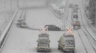 Сняг и студ блокираха живота в Гърция, огромни проблеми с трафика в Турция