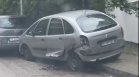 Пиян шофьор помете 4 паркирани коли във Велико Търново, с него пътували деца