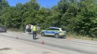 Тежък сблъсък с три автомобила край Сливен взе две жертви и затвори пътя