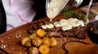 Рецепта за чеснов сос - перфектен за месо и картофи