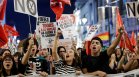 Протестите в Европа са коректив на властта, насилието във Франция облагодетелсва крайната десница