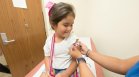 Над 60% от родителите на деца до 4 г. подкрепят задължителните ваксини