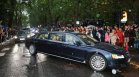 Цветя и траурно шествие за крал Харалд V в Норвегия (СНИМКИ)