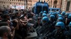 Мъж почина при арест, а протестите в Болоня прераснаха в размирици