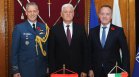 България поиска ускоряване на доставките на бойните машини "Страйкър"