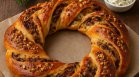 Коледен венец с карамелизиран лук – рецепта за празниците