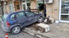 29-годишен мъж без книжка се вряза в зеленчуков магазин в Бургас