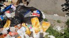 Helpbook: Варненско заведение продължава да изхвърля боклука извън кофите 