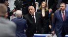 Непознати, до болка познати лица в новия парламент... и едно куче (СНИМКИ)