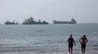 Иран заплашва с нова зона край Ормузкия проток, САЩ отвръщат с удари по петролни танкери
