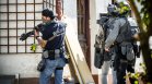 Загинал, двама ранени и 34-ма задържани след масова стрелба в Нидерландия