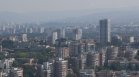 Столичани за задушливата миризма в София: "Затваряме прозорците и чакаме да отмине"