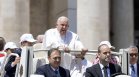 Папа Франциск се извини след вълната от негативни коментари към него