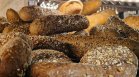 Търговски вериги искат от Радев да сложи вето на надценките при хляба
