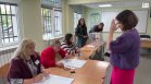Отстраниха зам.-председател на СИК, нападнаха полицай пред секция (ВИДЕО)