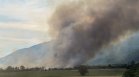 Пожар гори в житен блок на село Ветрен