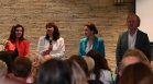 Ефремова към социалните работници: Няма да допусна съкращения на хора на първа линия