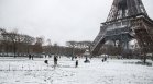 Снежни бури блокираха държави в Европа, леден дъжд предизвика пътен хаос в Париж