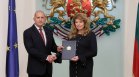 Българите са оптимисти за по-добър живот, ръст в одобрението за Радев и Йотова