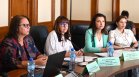 Ефремова: Потресаващи са последните случаи на насилие от и спрямо деца