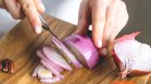 Рецепта за маринован лук за салати и бургери