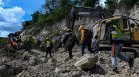 Над 40 са жертвите на земетресението във Филипините, вторичните трусове продължават